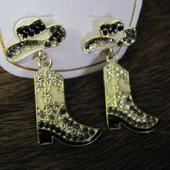 COWGIRL HATS & BOOTS EARRINGS NWT - Picture 4 of 5